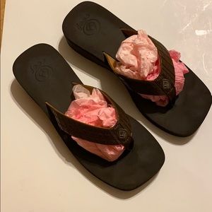 Size 9 Reef flip flops